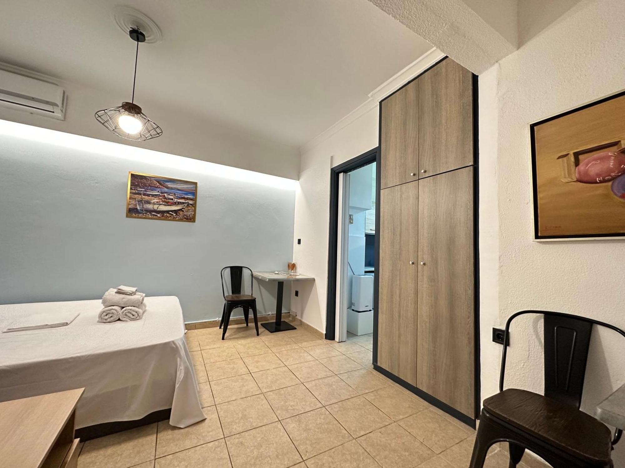 Aretousas Apartment アテネ エクステリア 写真